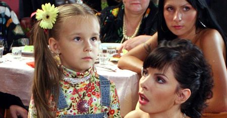 Grała Zuzię w "Niani". Dziś Emilia Stachurska ma 29 lat i ZNIKNĘŁA z show-biznesu. Jak wygląda i czym się zajmuje? (FOTO)
