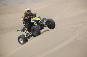 Quady - charakterystyka, jazda, bezpieczeństwo, wady, quad jako prezent na komunie, przepisy