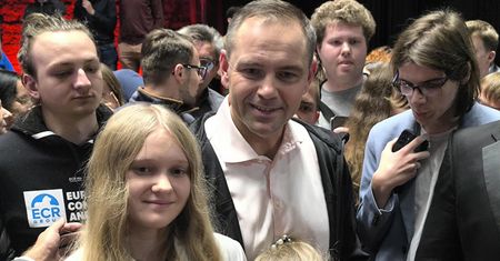 Kandydat PiS spotkał się z fanami. Pochwalił się, "ile wyciska na klatę"