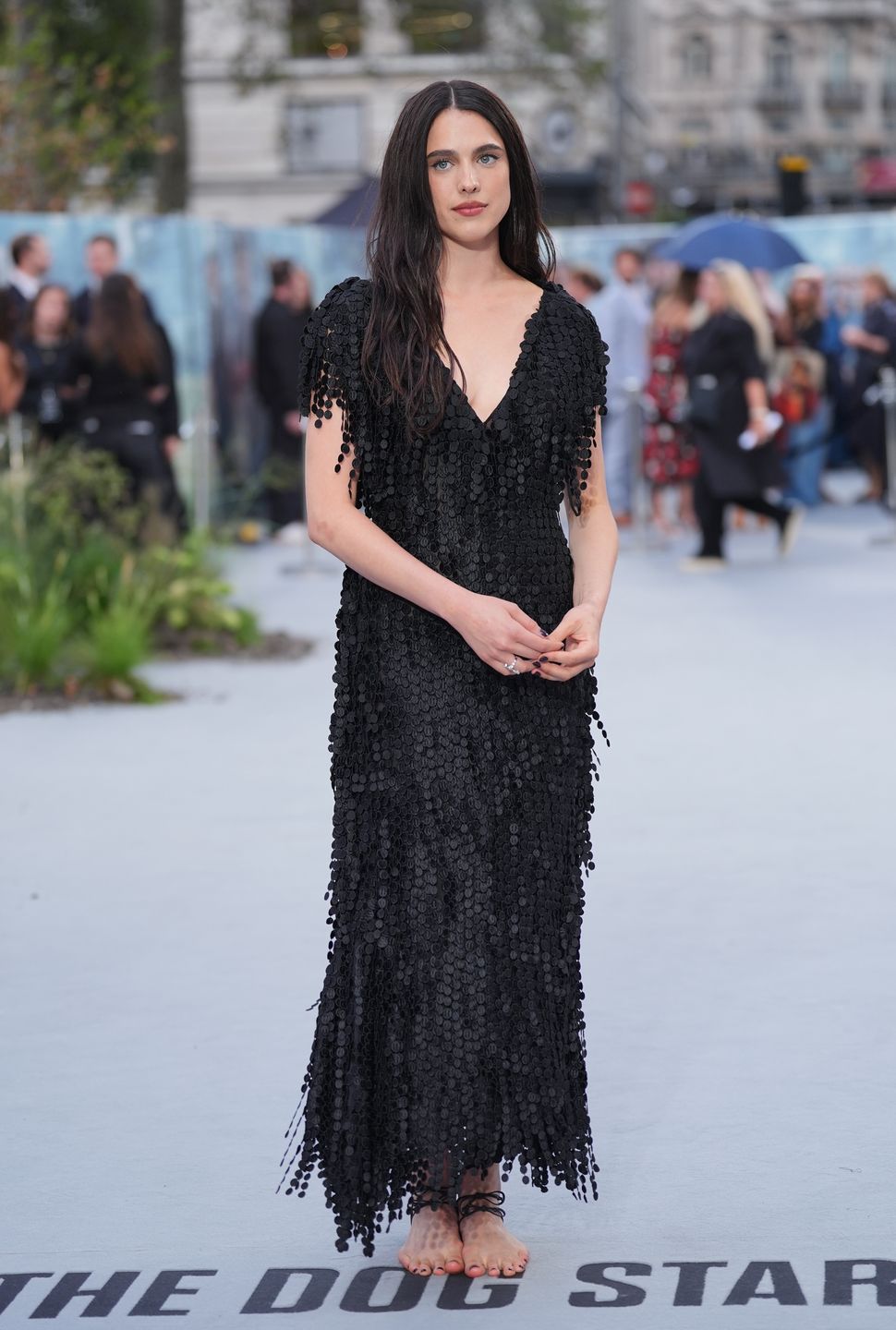 Margaret Qualley zadaje szyku w cudacznych ciżemkach