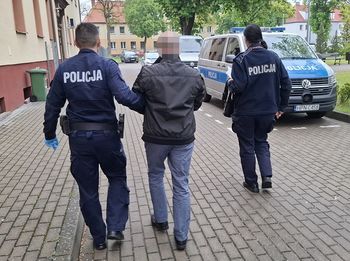 Przyjechał na komunię dziecka. Z imprezy zabrała go policja