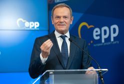 Donald Tusk przyjął trzecią dawkę. "Jeśli kochasz, to się szczep"