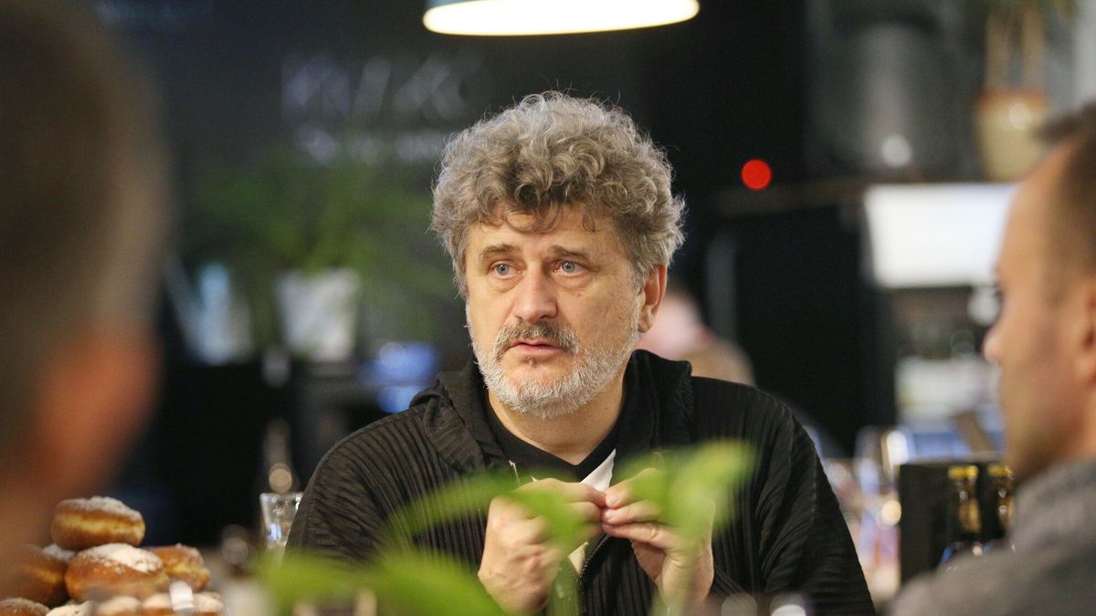 Beczki Palikota - spotkanie promocyjne w KrakowieFot. Damian Klamka/East News. Krakow 20.02.2020. Akcja Beczki Palikota - spotkanie promocyjne w Krakowie. n/z Janusz PalikotDamian Klamka