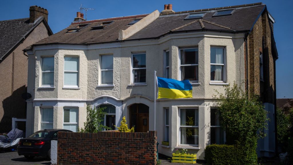 UK National Immigration  Figures Expected To Be Highest On Record
SUTTON, ENGLAND - MAY 24: A Ukrainian is flown outside a house on May 24, 2023 in Sutton, England. Britain's Office for National Statistics (ONS) is due to report the UK's migration figures for 2022 tomorrow, with the government and analysts expecting the figure to top 700,000. Refugees from Ukraine and the arrival of people with British National Overseas status from Hong Kong have boosted the numbers significantly. (Photo by Carl Court/Getty Images)
Carl Court
