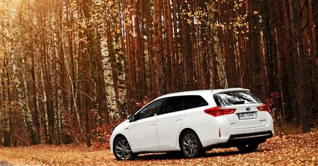 Toyota Auris Touring Sports Hybrid Prestige [test]