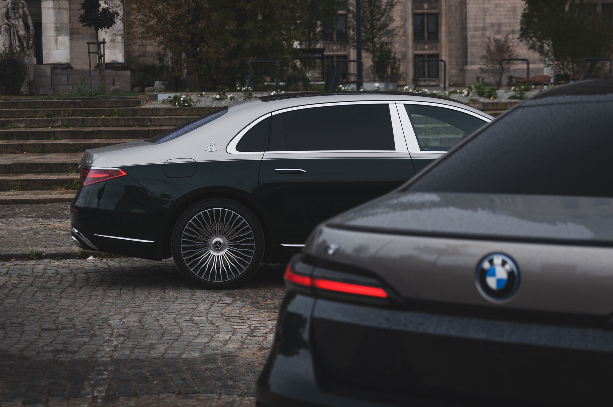 Audi A8 kontra BMW i7 kontra Mercedes-Maybach klasy S