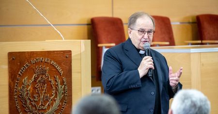 O. Rydzyk odnosi się do maybacha i pieniędzy od PiS. "Powielany hejt"