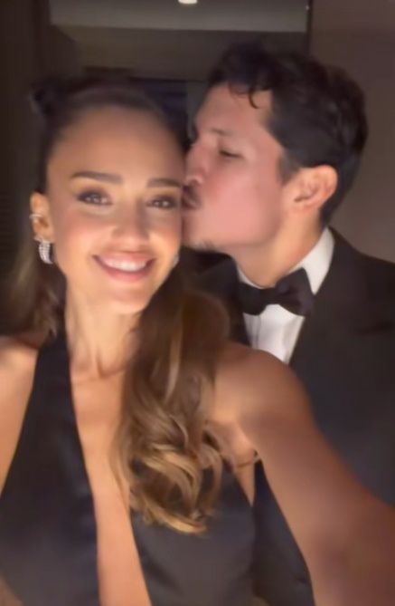 Jessica Alba i Danny Ramirez