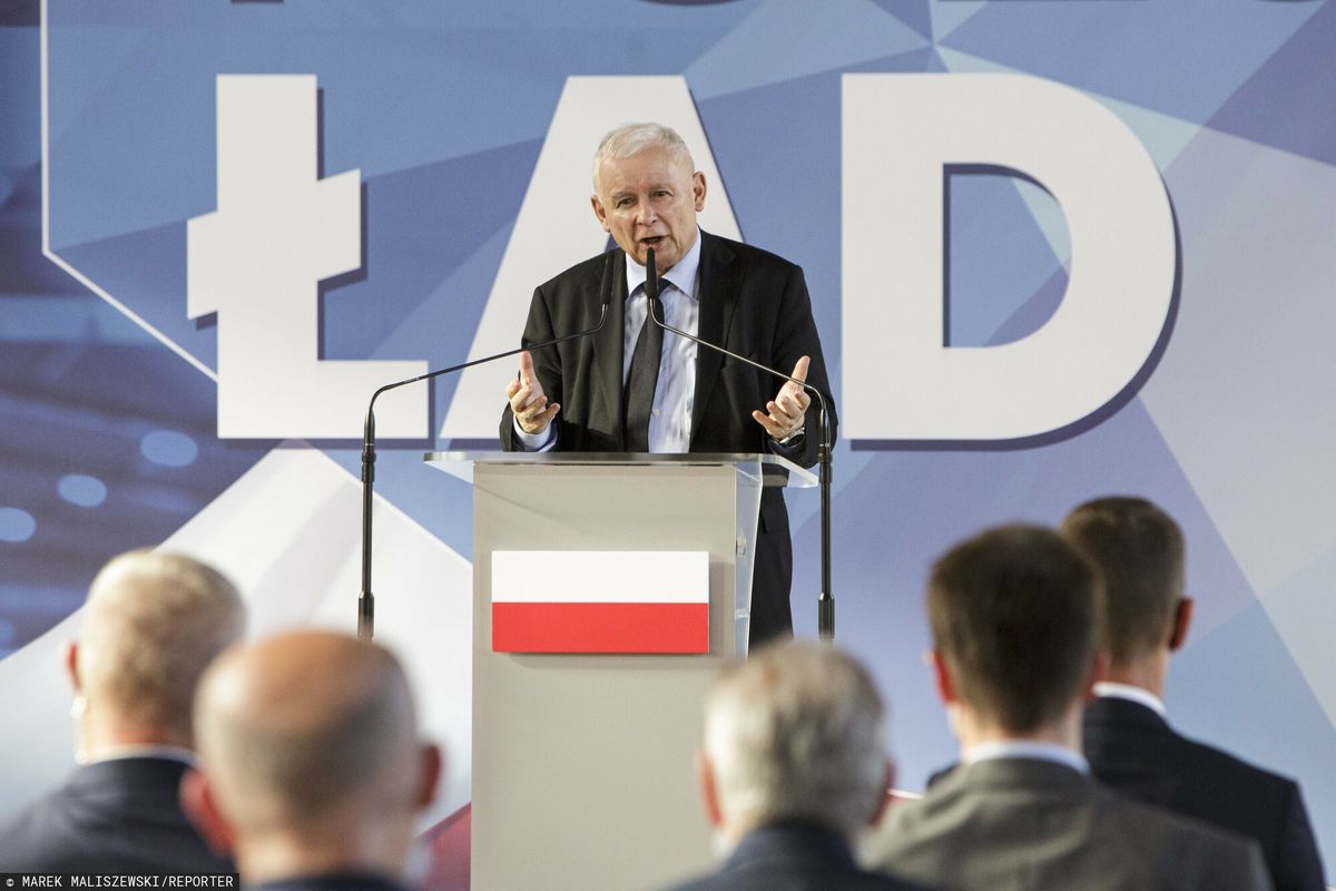 Jarosław Kaczyński prezentuje "Polski Ład". 2021 rok.
