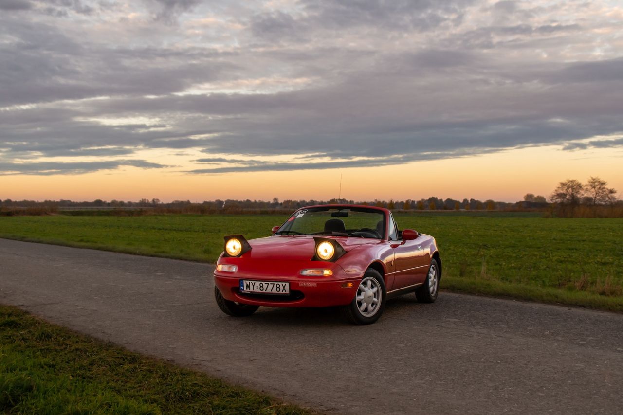 Test: Mazda MX-5 NA, czyli samochodowy odpowiednik dobrej starej kapeli rockowej