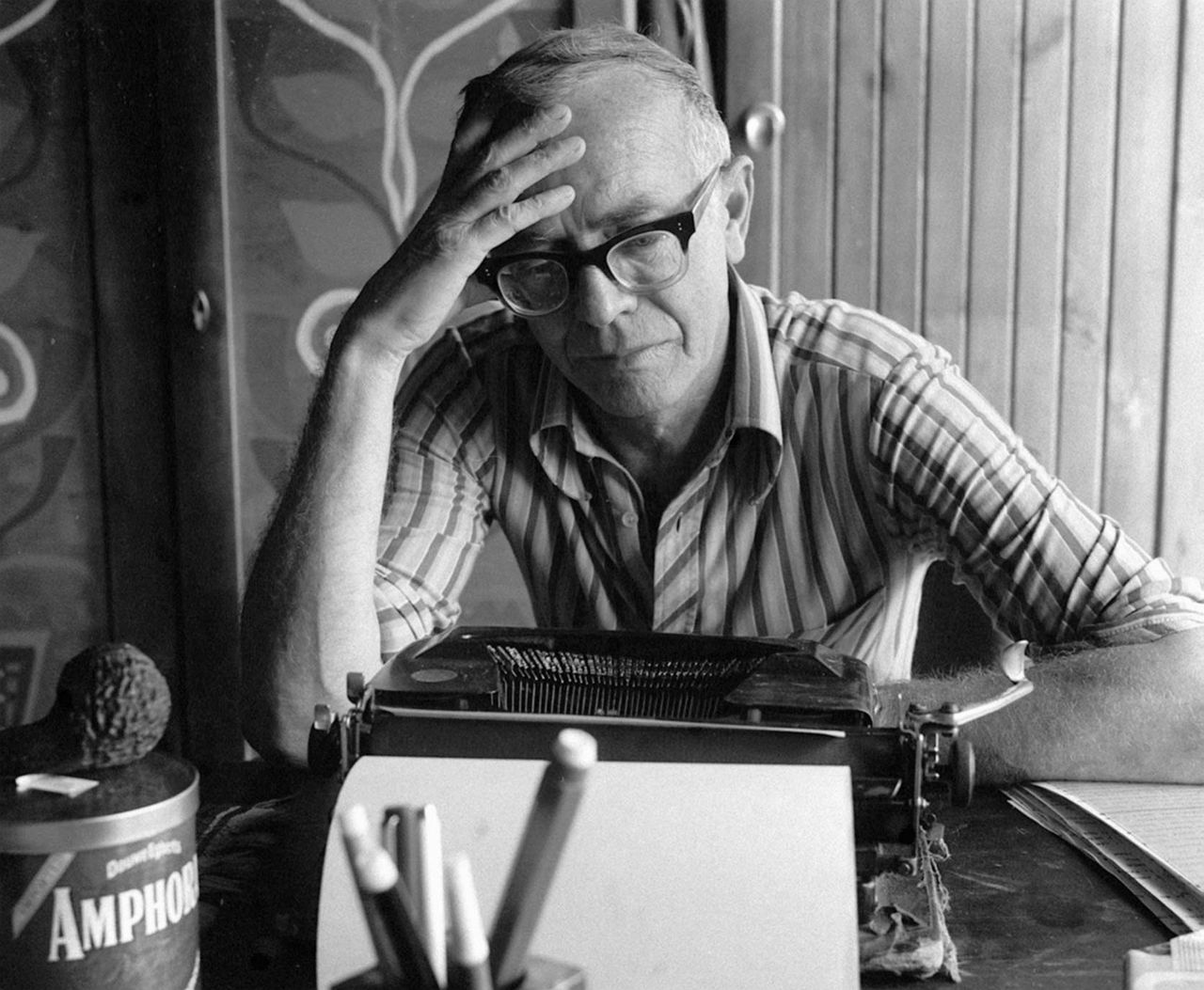 Teksty szokowały i wzbudzały niesmak. Zarzucali, że pisze prawdziwe porno