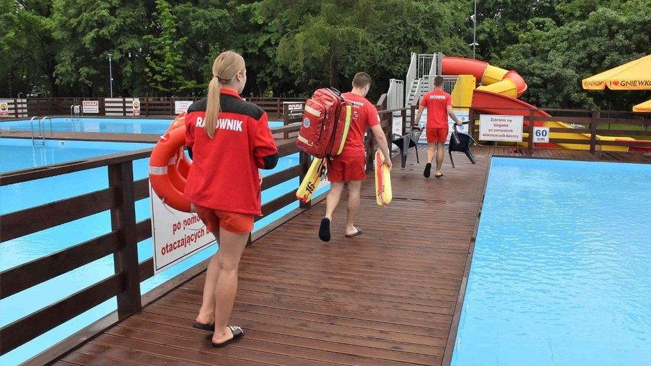 Na terenie kompleksu basenów w Gniewkowie rozpocznie się 24 sierpnia o godz. 15 impreza &#34;Bezpieczeństwo nad wodą - zobacz, jak działają ratownicy!&#34; Natomiast o 20 w Astrobazie będzie można wziąć udział w obserwacji Perseidów