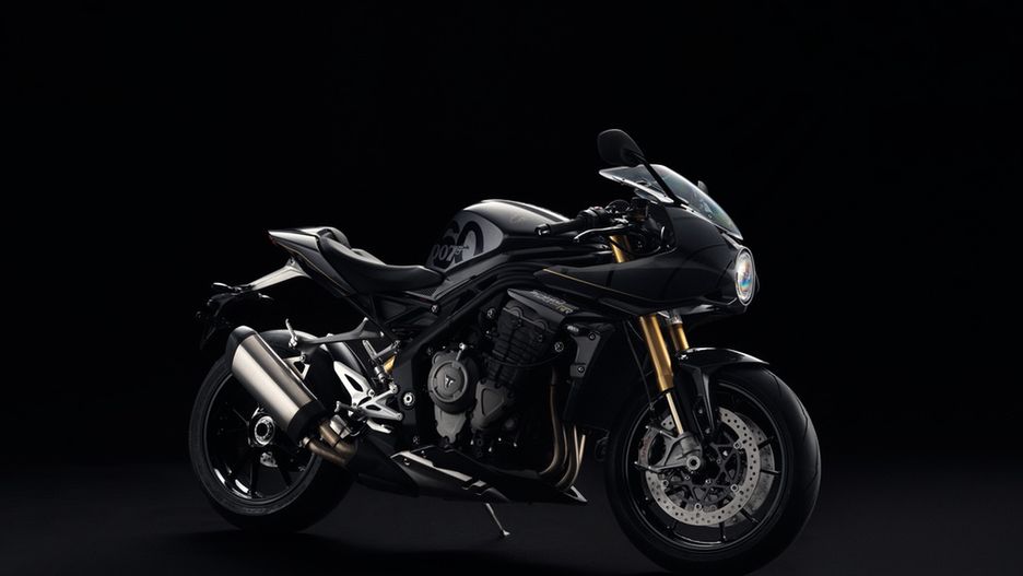 Triump Speed Triple 1200 RR Bond Edition