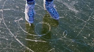 Pułtusk: Ile zapłacisz za łyżwy? Cennik lodowiska może zaskoczyć