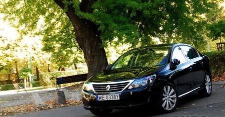 Nie będzie limuzyny Renault na bazie Mercedesa