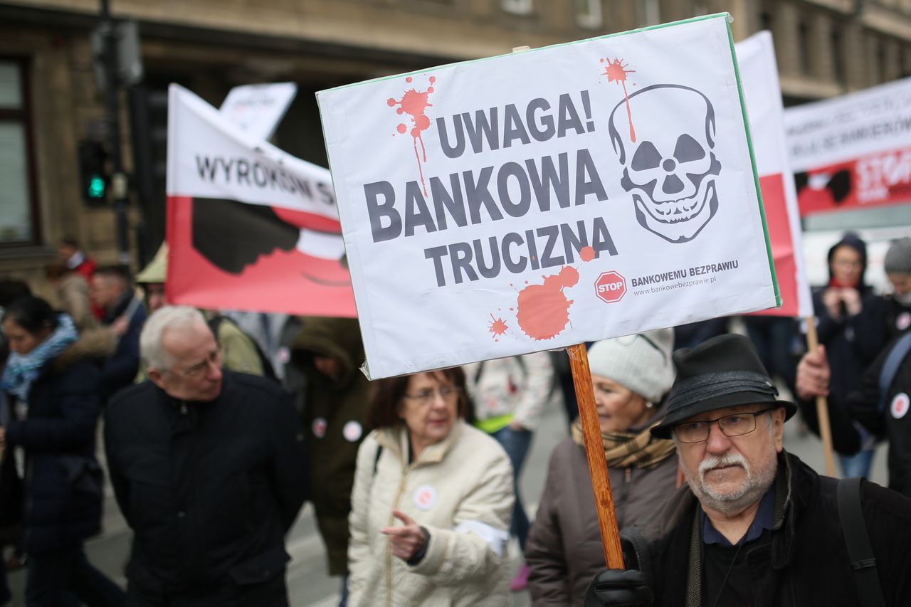 Podpisali ugody z bankami, teraz chcą się z nich wycofać. Czują się oszukani