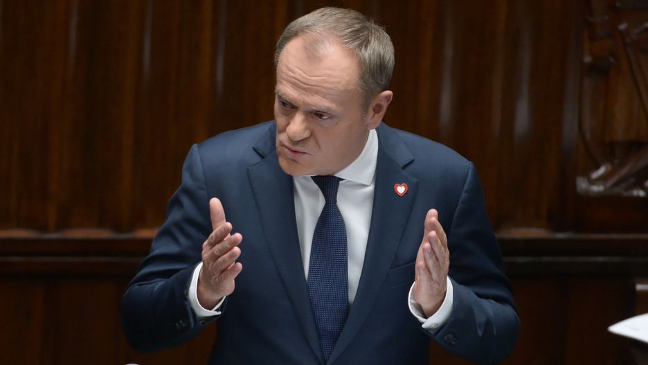 Donald Tusk podczas expose przeczytał "Manifest zwykłego, szarego człowieka"
