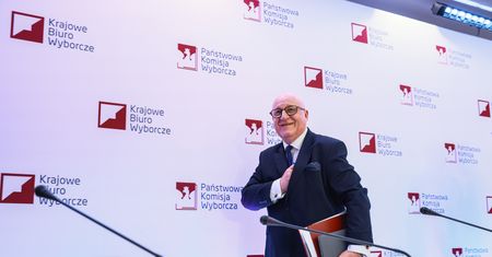 Wrzucili kartki, ale nie zdecydowali. Niemal 190 tysięcy nieważnych głosów
