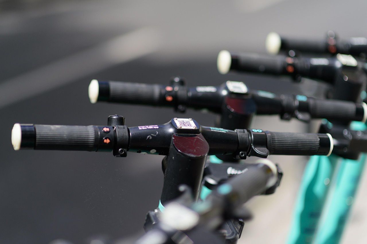 Nastolatek na hulajnodze uciekał przed policją. Zakończyło się w sądzie rodzinnym