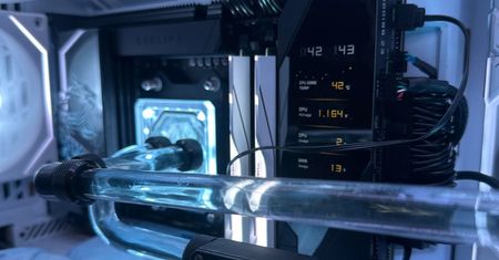 Chciał ulepszyć procesor AMD Ryzen 9 9950X3D. Wykorzystał żyłkę wędkarską