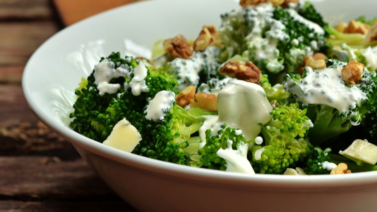 Brokuł to świetna baza dla sałatki
