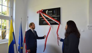 Mysłowice. Tablica odsłonięta. Przypomnieli o lekarzach i sanitariuszach