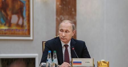 Putin szantażuje Europę i każe płacić za gaz w rublach. Groźba (póki co) nie ma pokrycia