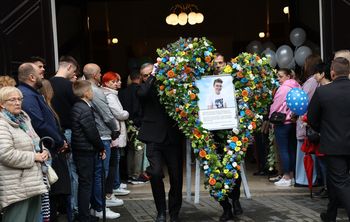 Pogrzeb Patryka Wysmyka w Piotrkowie. Zostanie na zawsze w sercach, wspomnieniach i miłości wielu osób w regionie.