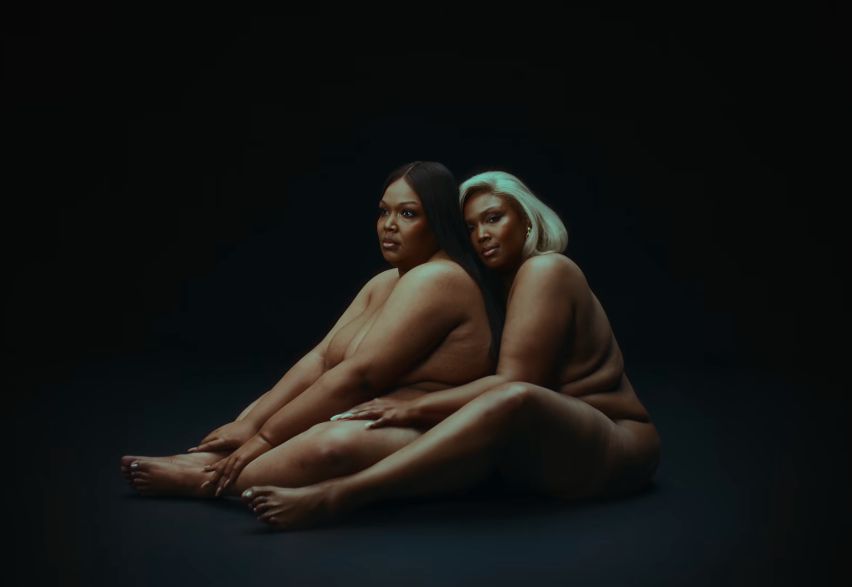 "Nowa" Lizzo i "stara" Lizzo w nowym teledysku