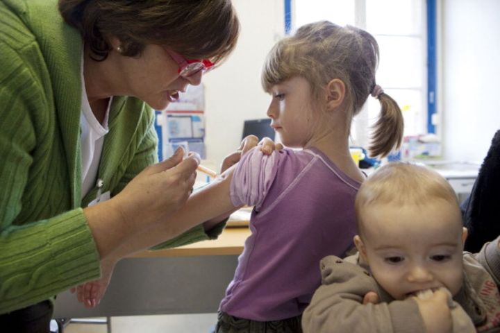 Rodzice nie chcą szczepić dzieci przeciwko grypie