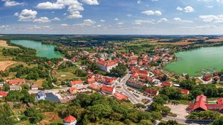 To mazurskie miasteczko jest idealne na wakacje. Plaże, piękne widoki i atrakcje. Tłumy turystów jeszcze tu nie dotarły