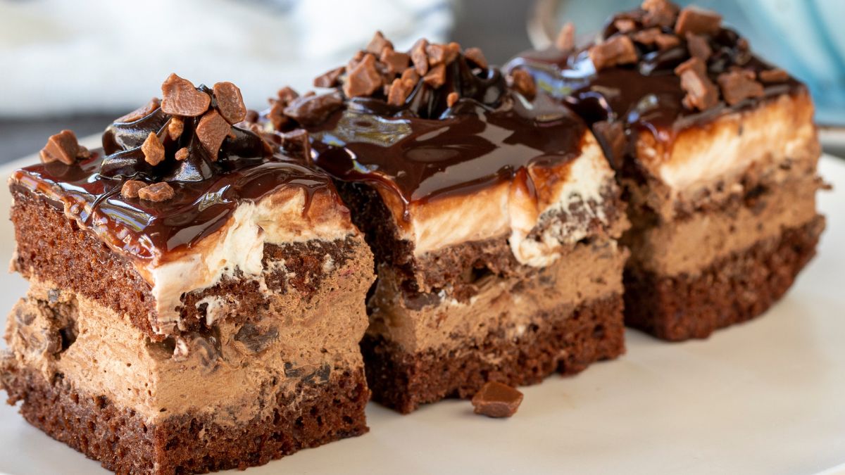 Ciasto knoppers z kremem i chrupiącymi dodatkami