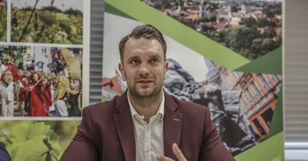"Wilk watahy" idzie do rządu. Polityczne perypetie Łukasza Mejzy
