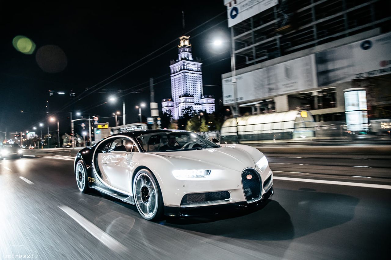 Bugatti Chrion robi piorunujące wrażenie na ulicach Warszawy