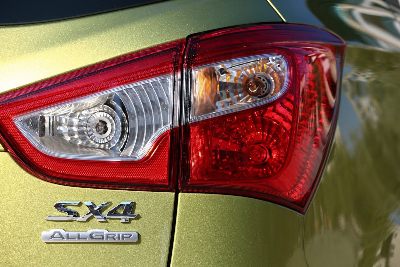 2014 Suzuki SX4 (1)