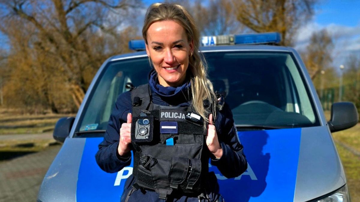 Policjantka potrzebuje pomocy po udarze