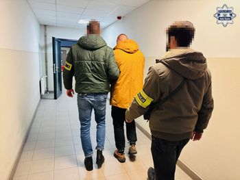 Ruda Śląska: Rozbój w lokalu i szybka akcja policji. 25-letni pseudokibic zatrzymany tuż przed ucieczką za granicę