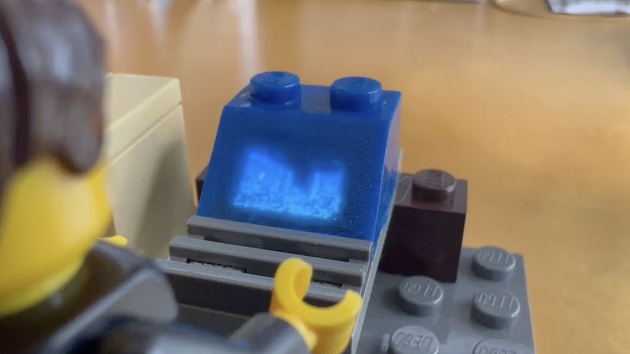 Doom na ekranie klocka LEGO. Niemożliwe nie istnieje - 1-bitowy Doom