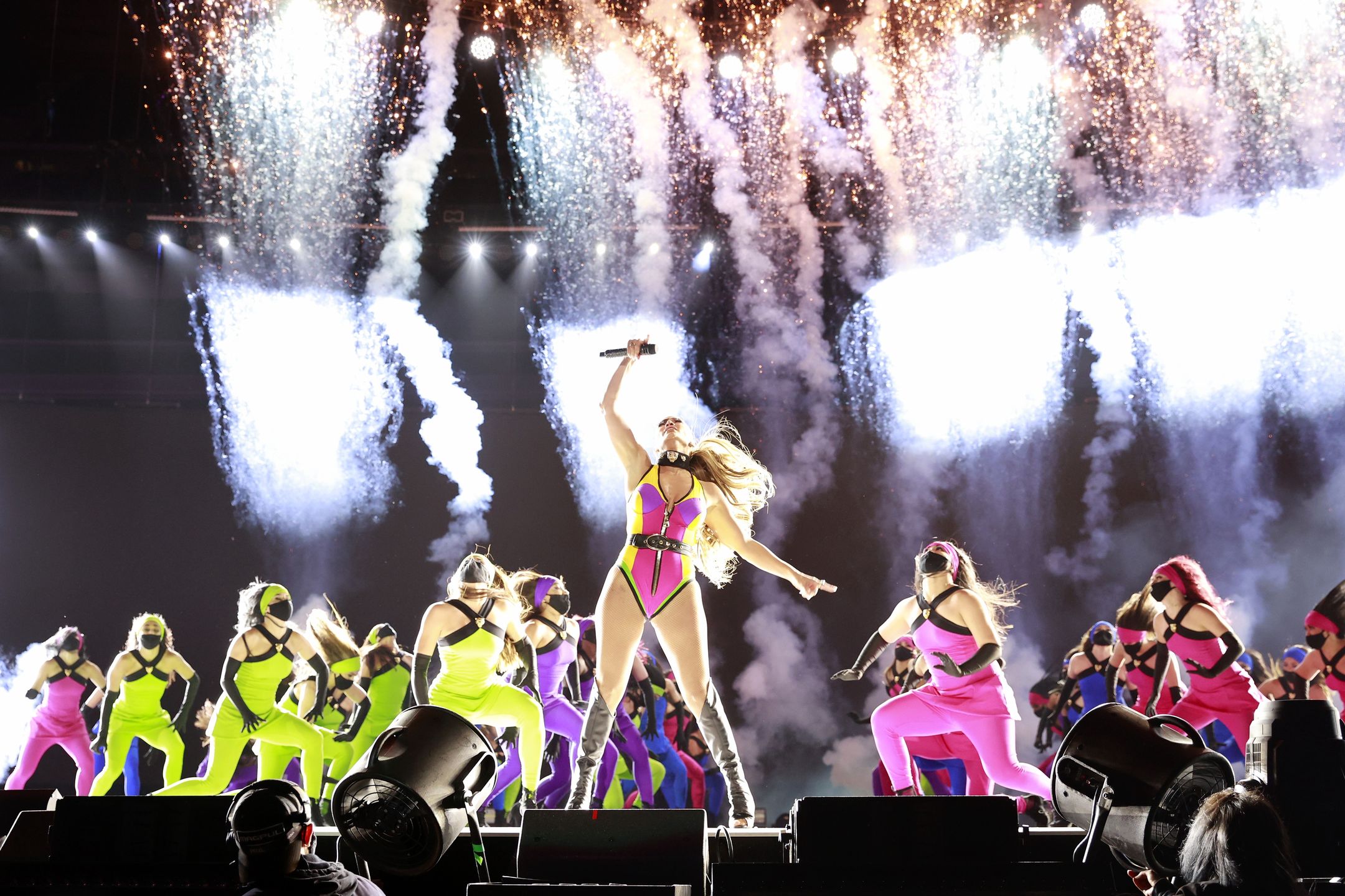 Jennifer Lopez na koncercie Vax Live
