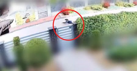 Boli od samego patrzenia. 14-latek został nagrany