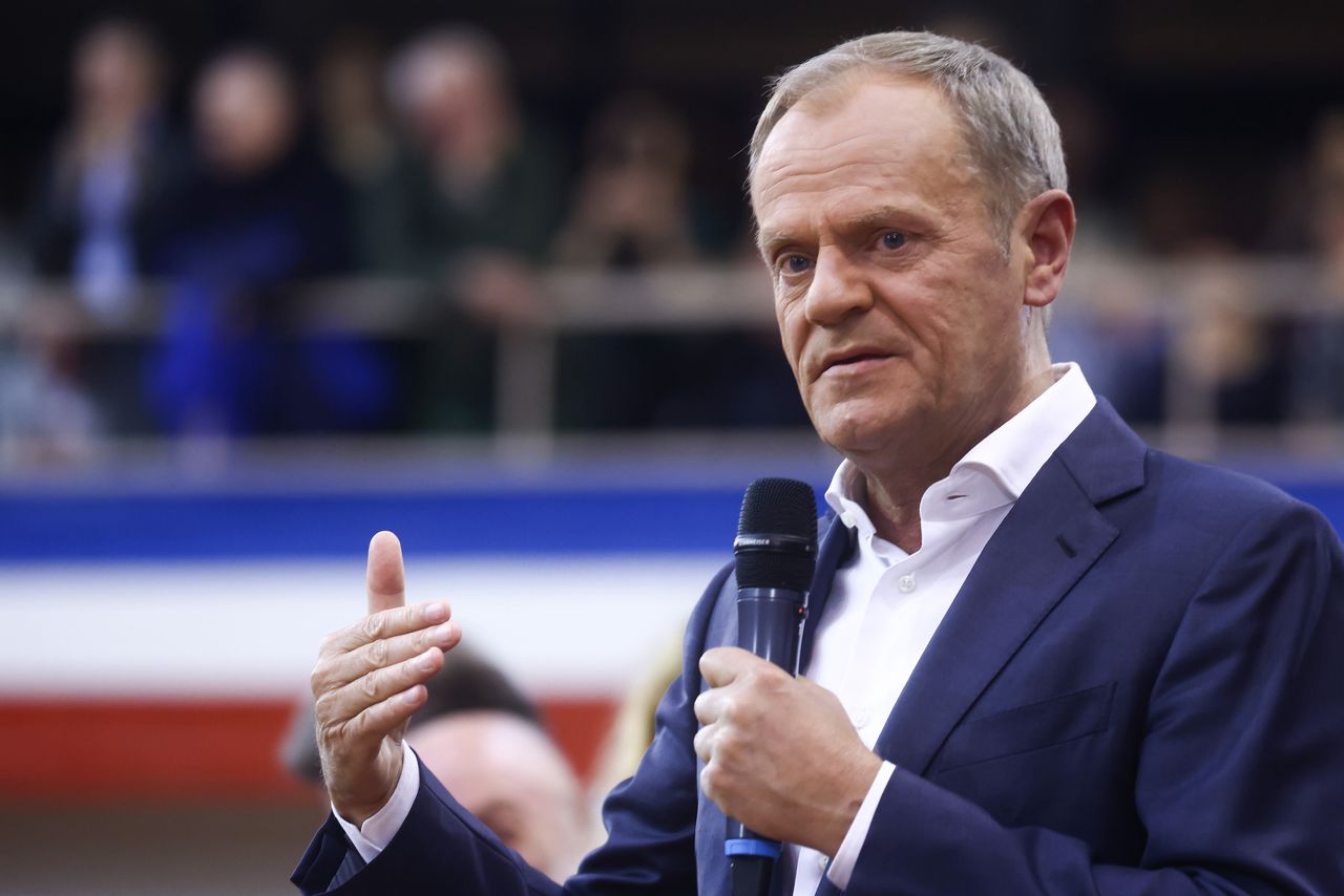 Donald Tusk na Warmii i Mazurach. Mówił o "pełnej zapaści" za rządów PiS