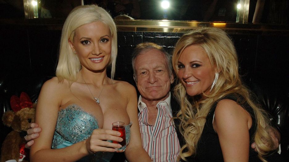 Hugh Hefner w towarzystwieHolly Madison i Bridget Marquardt