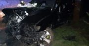 Tragiczny wypadek. 19-latka nie opanowała auta. BMW uderzyło w drzewo