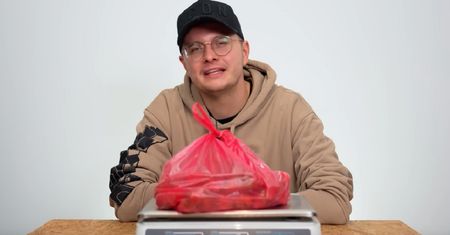 Postawił truskawki na wadze. Prawda wyszła na jaw