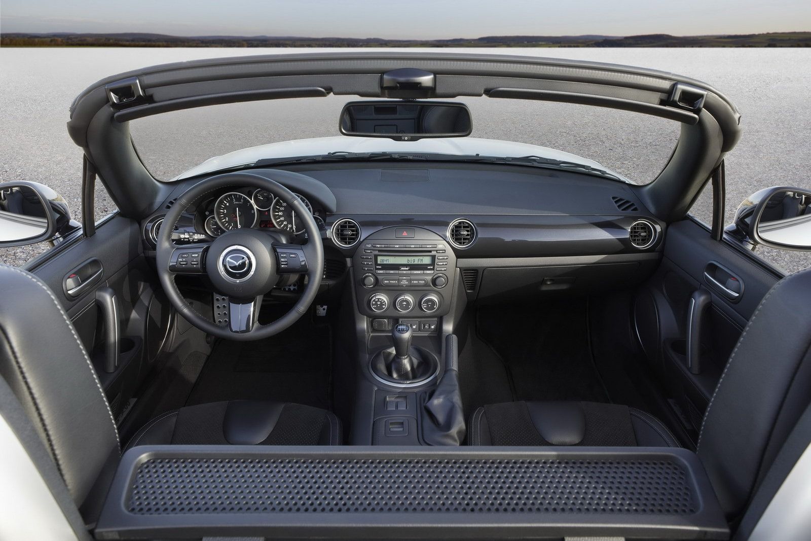 2013 Mazda MX-5 - kultowy roadster po kuracji odmładzającej [galeria] 55