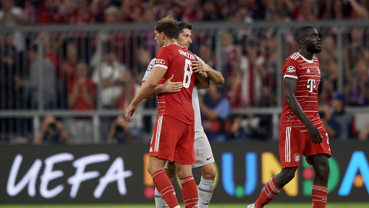 Robert Lewandowski centre-forward of Barcelona and Poland and Leon Goretzka central midfield of Bayern Munich and Germany  greets each other after the UEFA Champions League group C match between FC Bayern München and FC Barcelona at Allianz Arena on September 13, 2022 in Munich, Germany. (Photo by Jose Breton/Pics Action/NurPhoto via Getty Images)