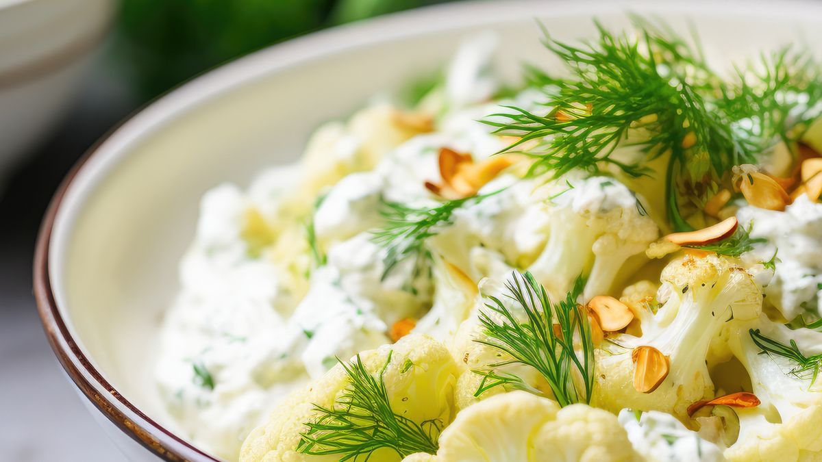 Taka sałatka sprawdzi się na spotkaniu ze znajomymi 