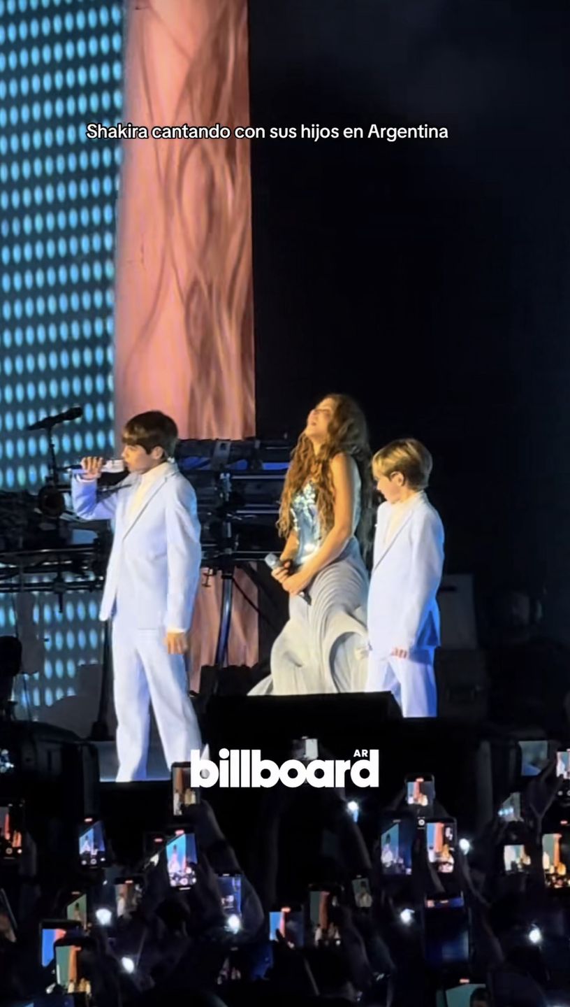 Synowie Shakiry zaśpiewali z mamą