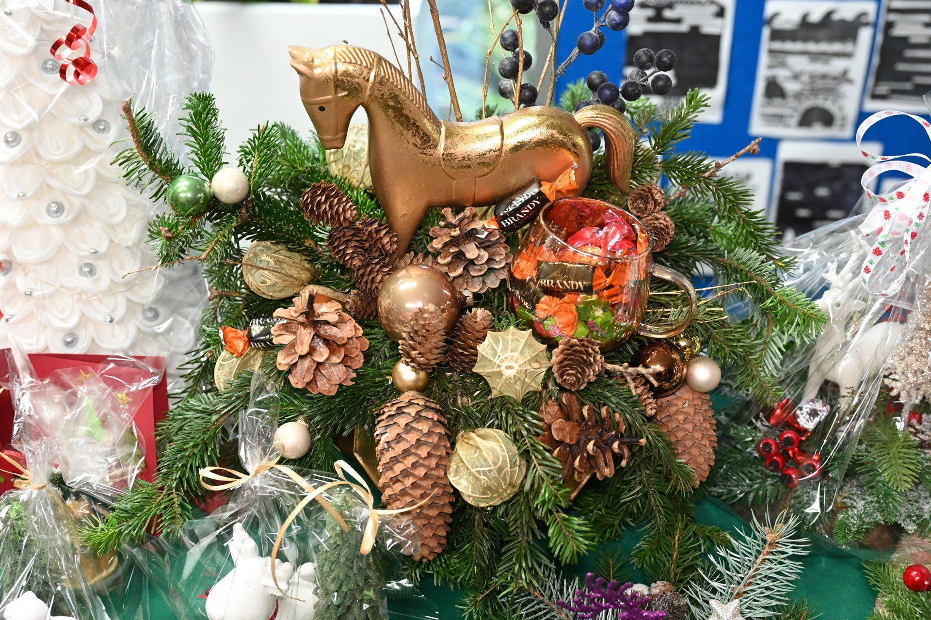 Przygotowano przepiękne ozdoby świąteczne.