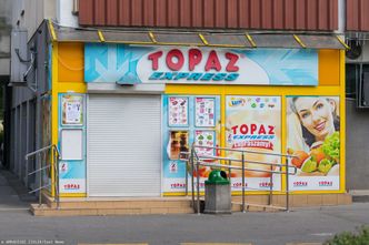 Sklepy kolejnej sieci stają się "klubami czytelnika". By obejść zakaz handlu